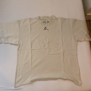 T-SHIRT SCUFFERS