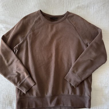 Brown crewneck sweatshirt