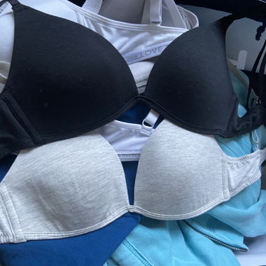 Set di reggiseni nero e grigio chiaro senza ferretti