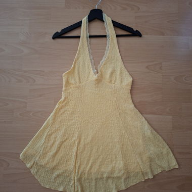 Pull&Bear Buttergelbes Neckholder-Minikleid