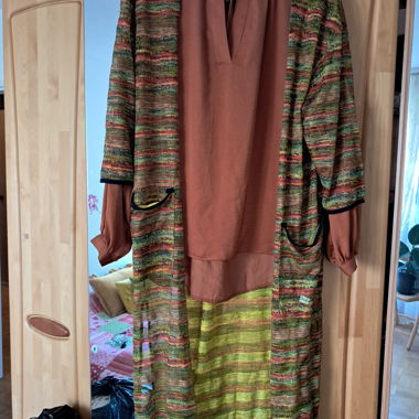 Blouse with abaya