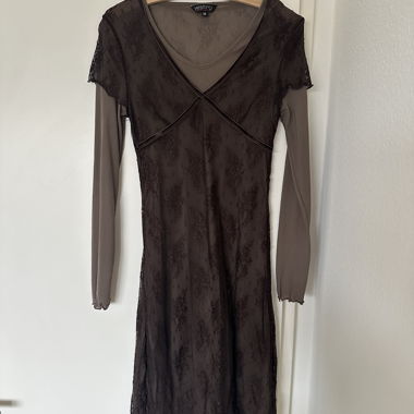 vintage braunes Kleid mit Mesh-Ärmeln