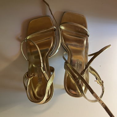 Pull&Bear gold heels