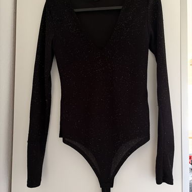 Body noir à paillettes