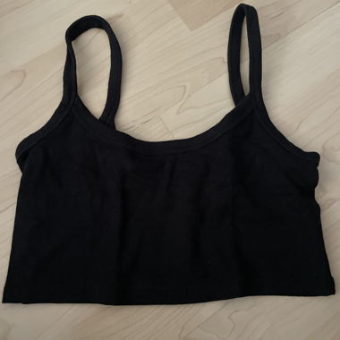 Haut court noir