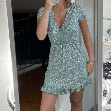 Grünes Blumenkleid