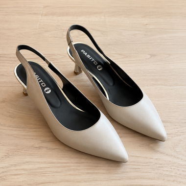 Escarpins slingback en cuir Pasito beige Taille 39