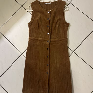 Robe en velours côtelé sans manches
