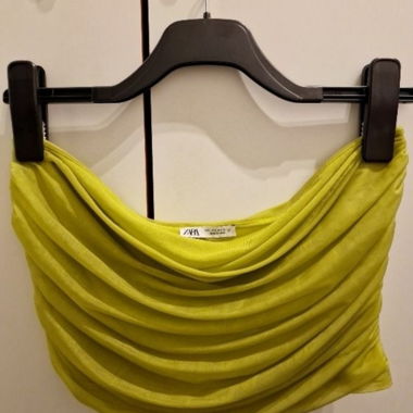 Top giallo Zara
