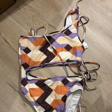 Body mit Muster