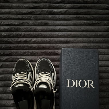 A bit broken Dior b30