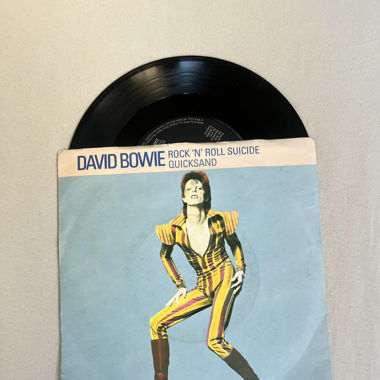 Single, Bowie