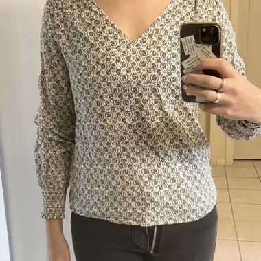 Camicia/Stola stampata con scollo a V