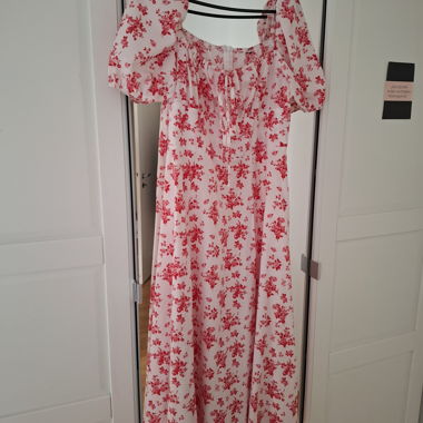 Floral dress with puff sleeves