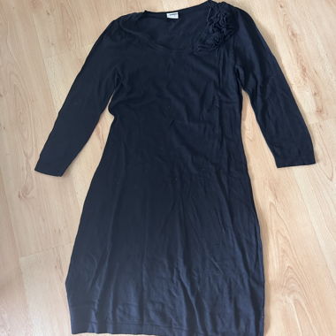 Schwarzes Kleid