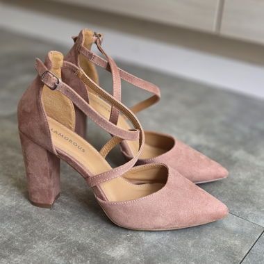 Rosa Pumps mit Riemchen