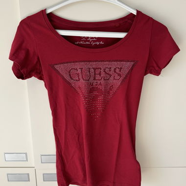 T-Shirt Guess rot mit Strass XS