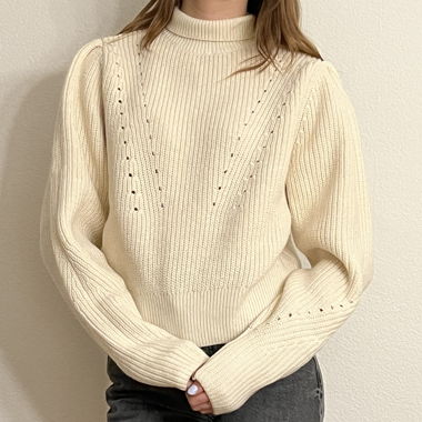 Pull en maille couleur crème à col montant