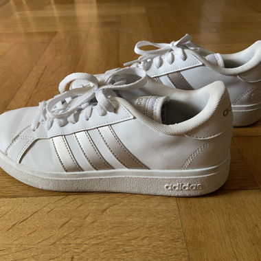 Baskets adidas bandes irisées 