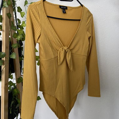 Body côtelé jaune