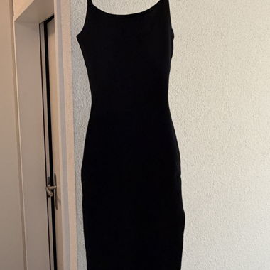 Black knit midi dress S