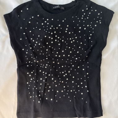 Black T-shirt with glitter stones