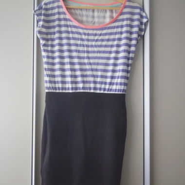 Robe à rayures avec jupe en tulipes