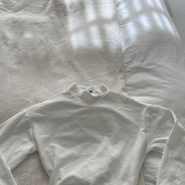 Leichter Pulli mit schleife am Rücken