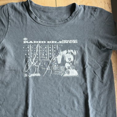 Radio Silence T-Shirt - Brandy Melville