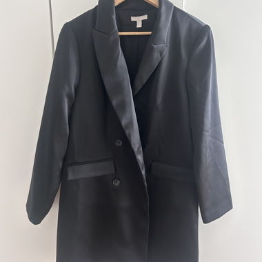 Long black blazer / dress