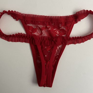 Tanga con pizzo rosso