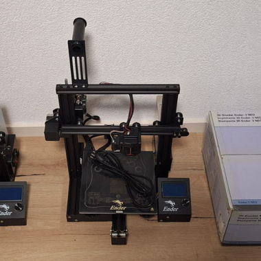 3x Ender 3 Neo 3D Printers