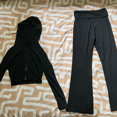 Ensemble de cardigan à capuche et pantalon 