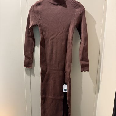 Robe en maille brun à col roulé