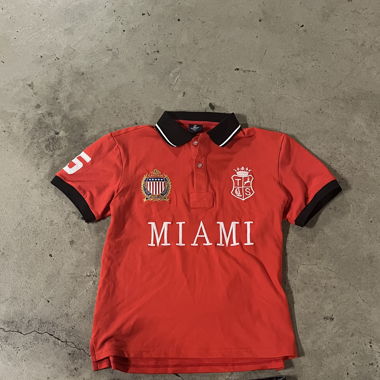 Rotes Miami Poloshirt