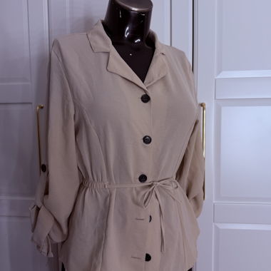 Blusa da donna beige con cintura S
