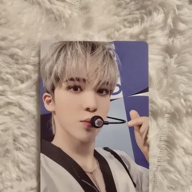 Ateez Yunho golden hour/kpop Photocard