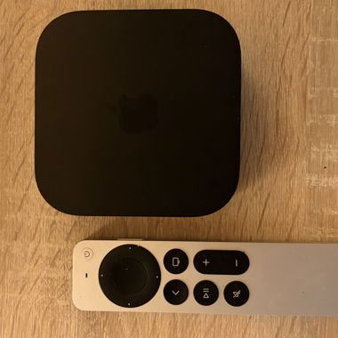 Apple TV mit Siri Remote
