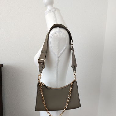 Tasche Umhängetasche olivgrün mit goldener Kette