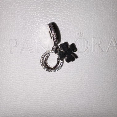 pandora charm "luck"