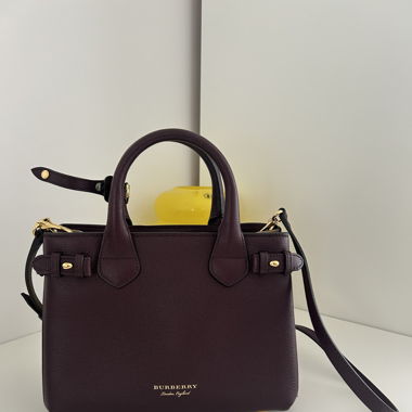 Burberry - burgundy red bag 