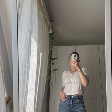 Weisse Kurzarm-Bluse