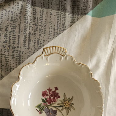Plat en porcelaine
