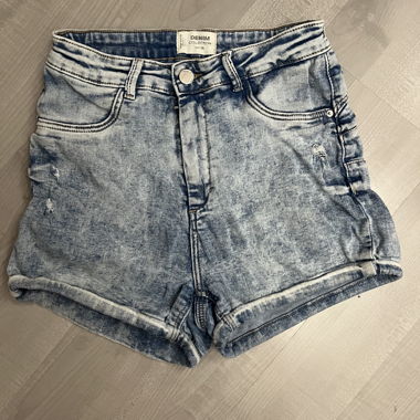 Short en denim taille 36