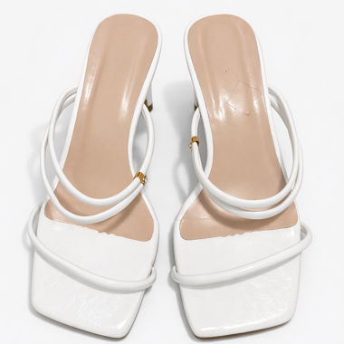 Weisse Riemchen-High-Heels