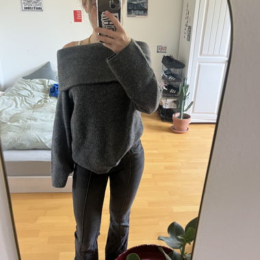off shoulder knit pullover