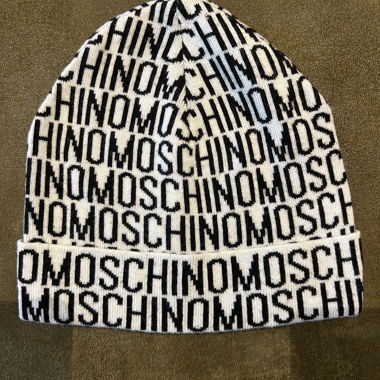 Bonnet Moschino