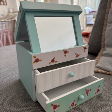 Boîte à bijoux romantique au style vintage