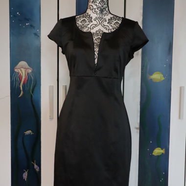Elegant minimal black dress