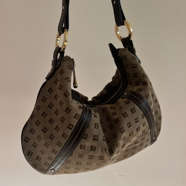 Bellissima borsa Bally, quasi mai usata, cerca una nuova casa.